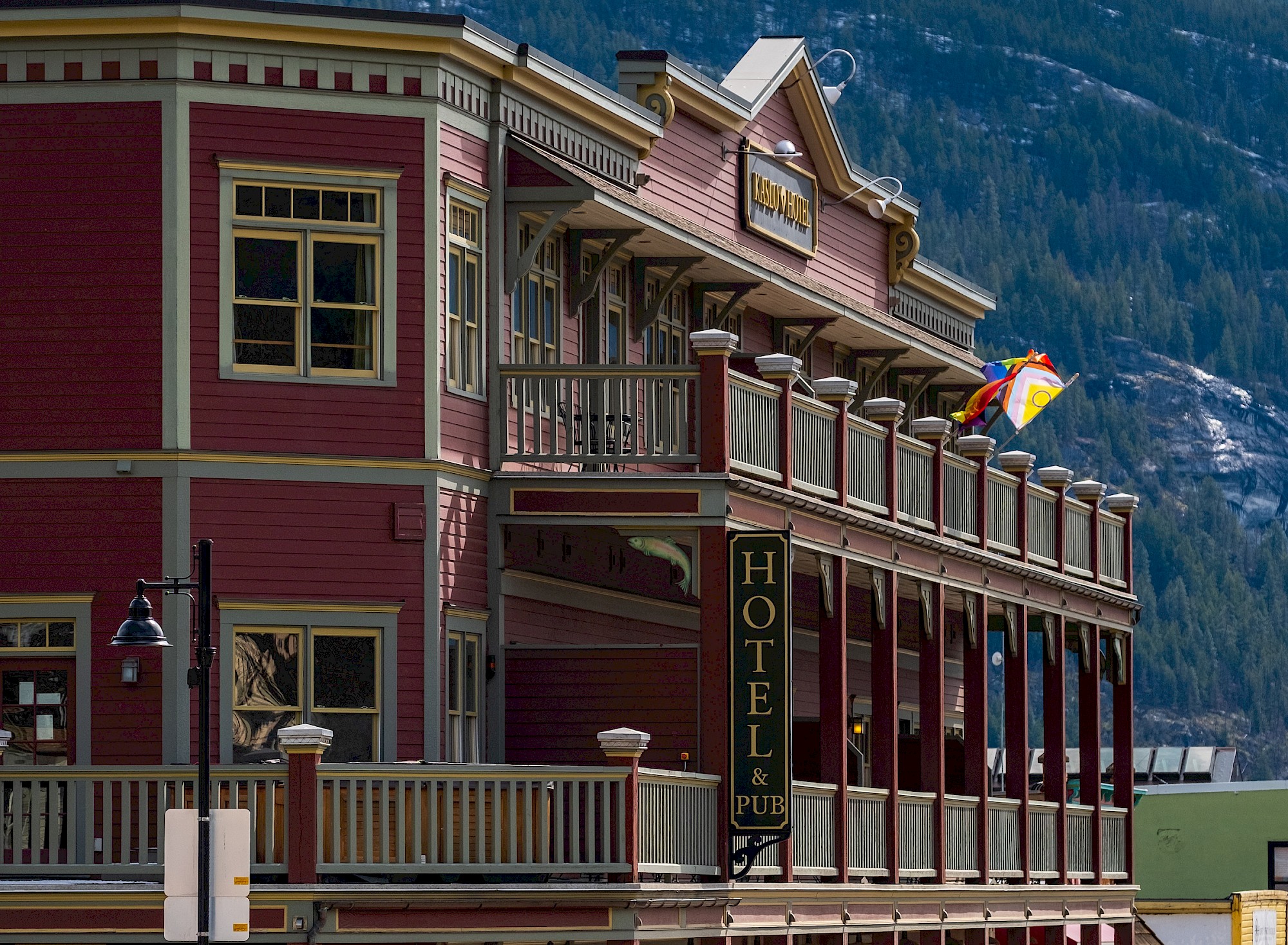 Kaslo Hotel street and mountain view