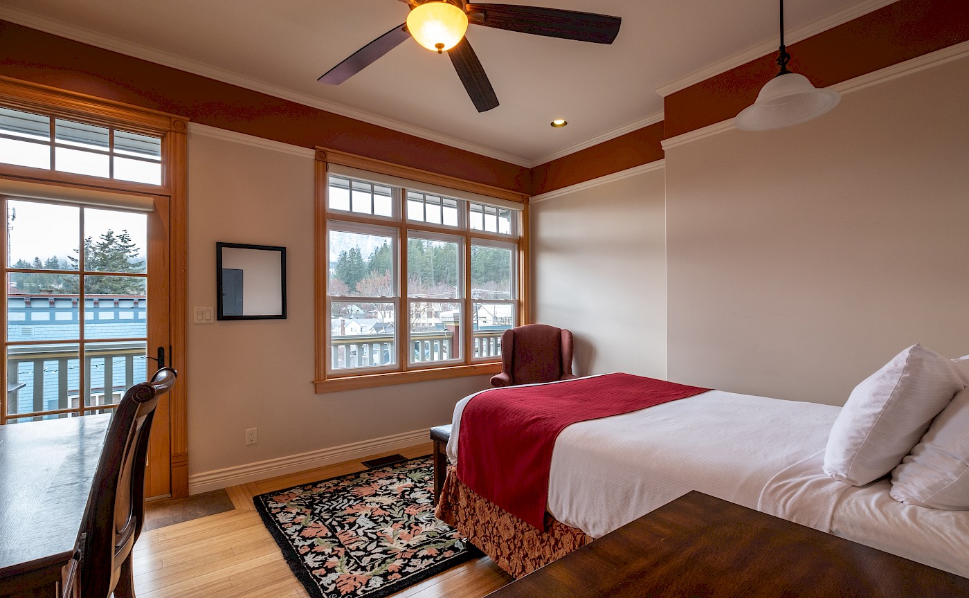 Kaslo Hotel. Deluxe Suite 2nd Bedroom