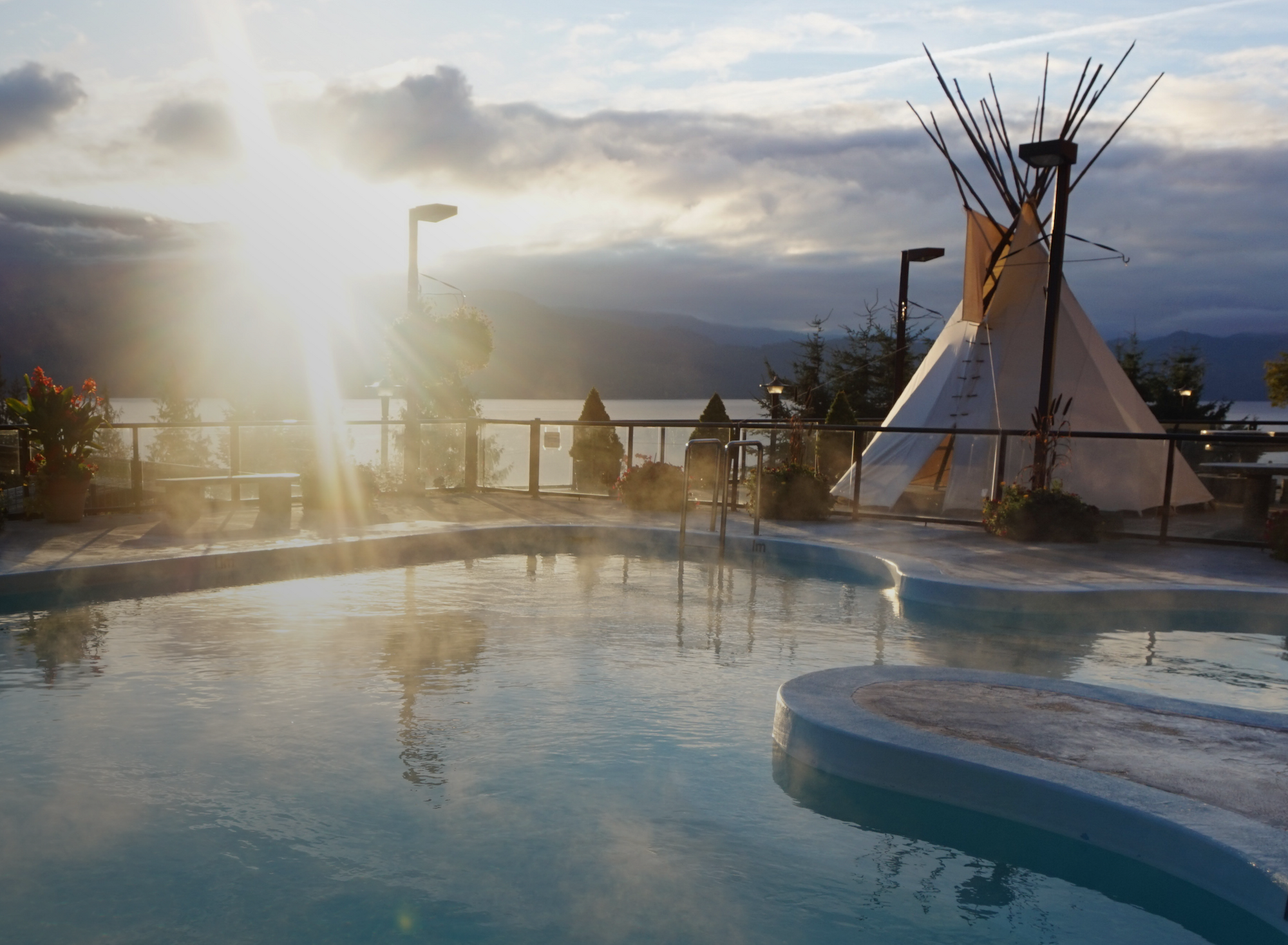 Stay & Soak Special - Kaslo Hotel